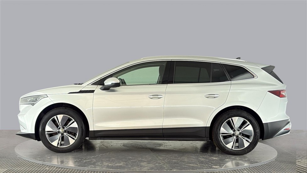 SKODA ENYAQ Image 2