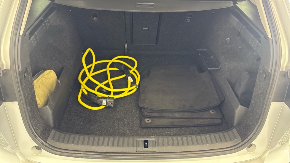 SKODA ENYAQ Image 15