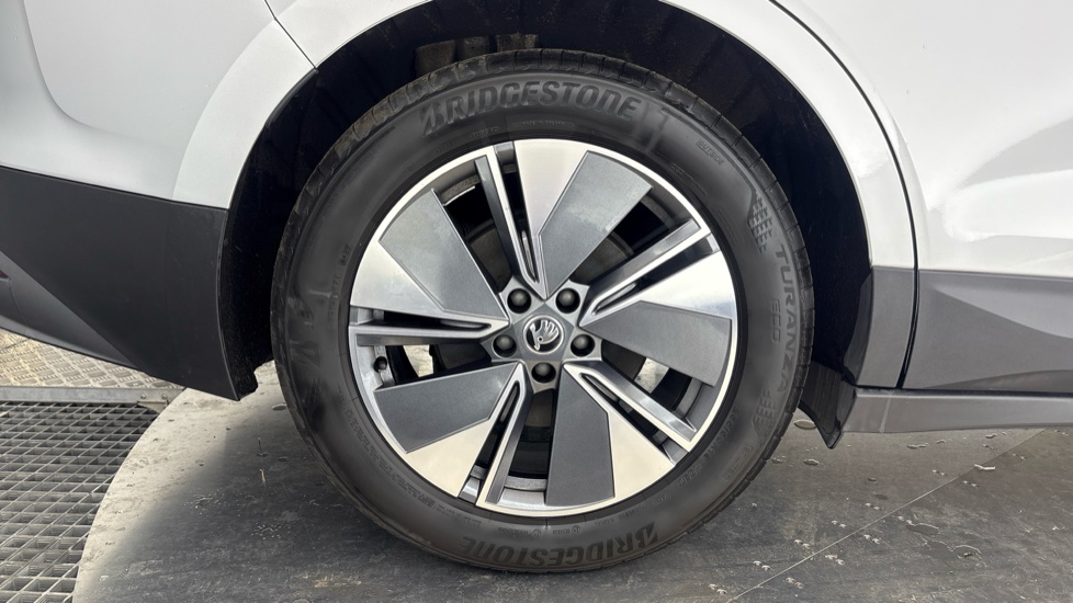 SKODA ENYAQ Image 19