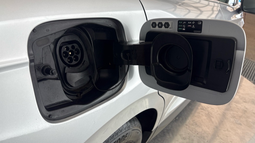 SKODA ENYAQ Image 21