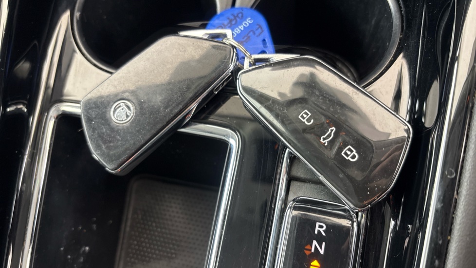 SKODA ENYAQ 2 keys