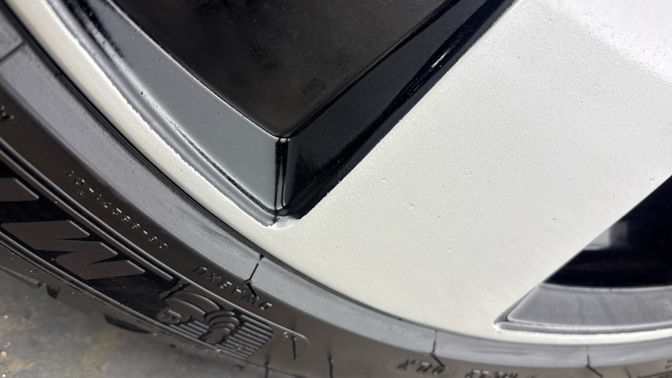 VOLVO C40 ESTATE 175kW Recharge Ultimate 69kWh 5dr Auto