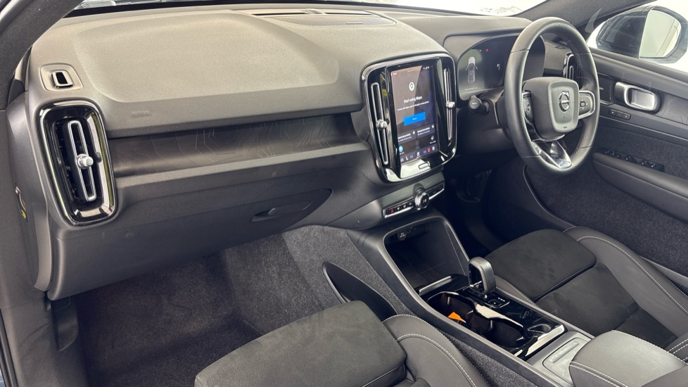 VOLVO C40 ESTATE 175kW Recharge Ultimate 69kWh 5dr Auto