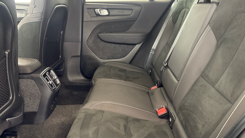 VOLVO C40 ESTATE 175kW Recharge Ultimate 69kWh 5dr Auto