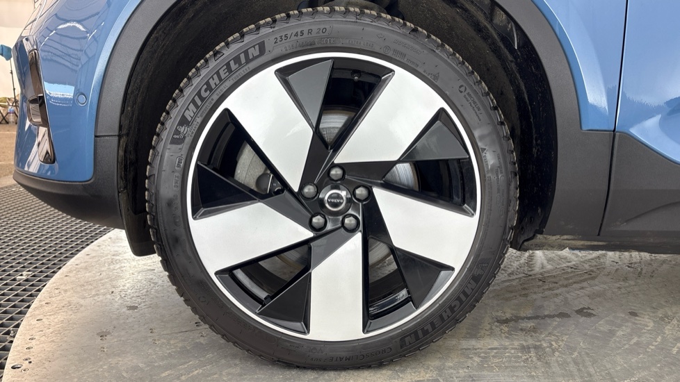 VOLVO C40 ESTATE 175kW Recharge Ultimate 69kWh 5dr Auto