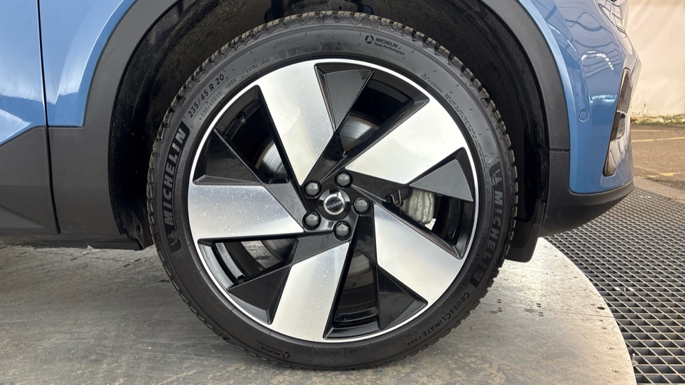 VOLVO C40 ESTATE 175kW Recharge Ultimate 69kWh 5dr Auto