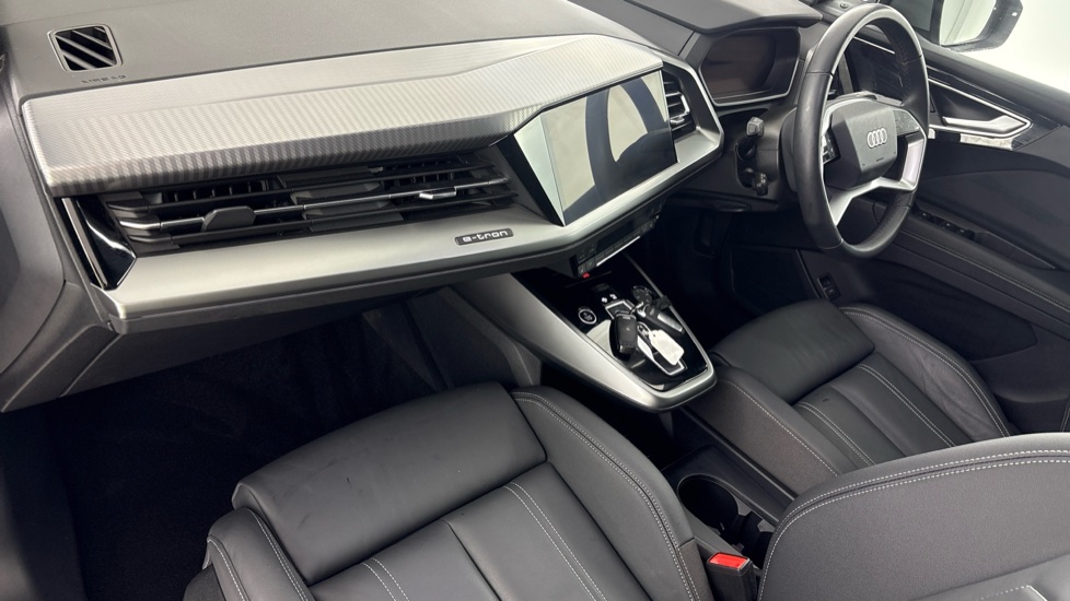 AUDI Q4 E-TRON ESTATE 210kW 45 82kWh Sport 5dr Auto [Leather]