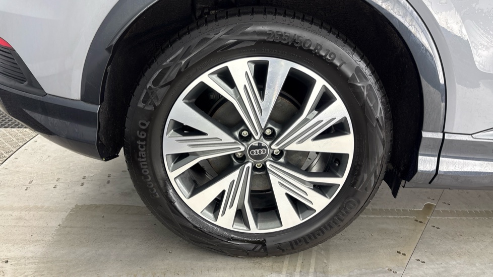 AUDI Q4 E-TRON ESTATE 210kW 45 82kWh Sport 5dr Auto [Leather]