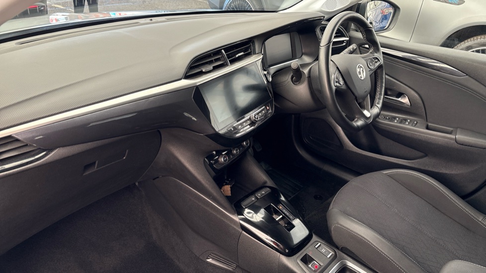 VAUXHALL CORSA Image 10