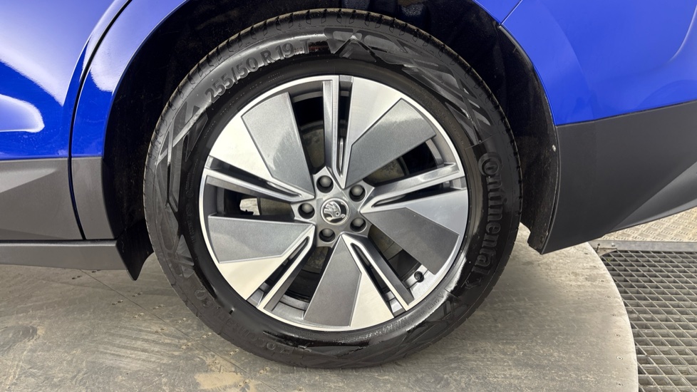 SKODA ENYAQ Image 18