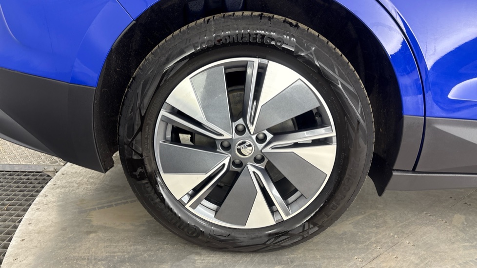 SKODA ENYAQ Image 19