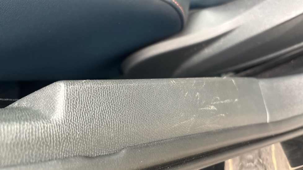 CUPRA FORMENTOR scuff