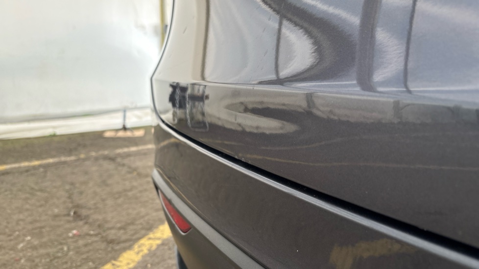 TESLA MODEL Y dent