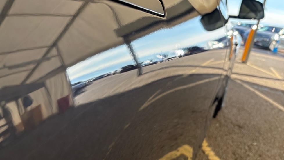 TESLA MODEL Y dent
