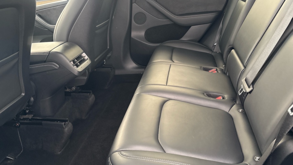 TESLA MODEL Y Image 14