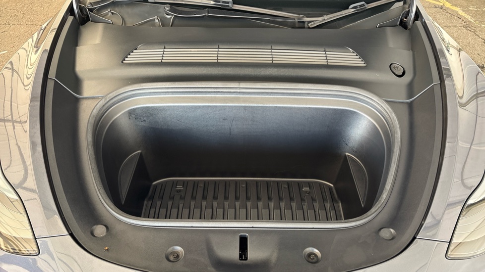 TESLA MODEL Y Image 16