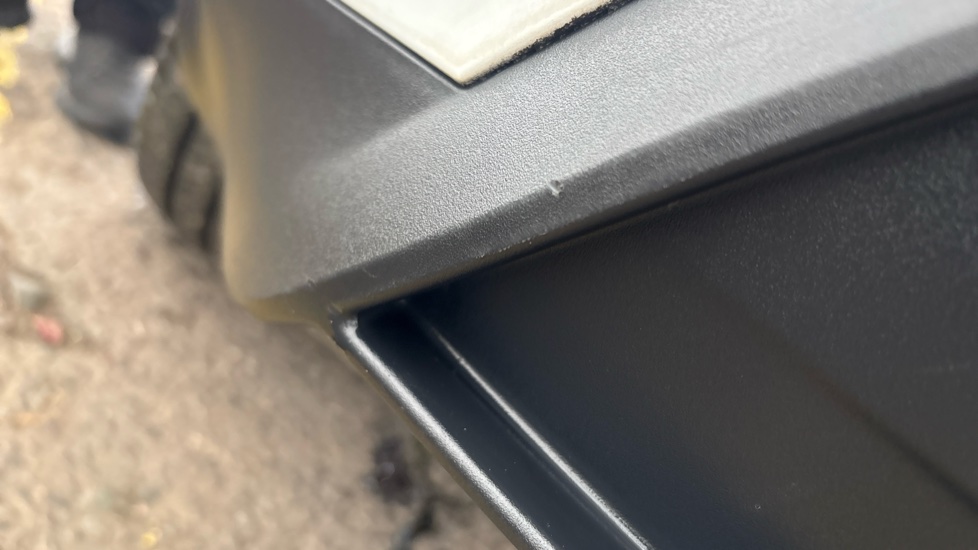 TESLA MODEL Y chips