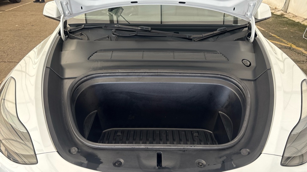 TESLA MODEL Y Image 16