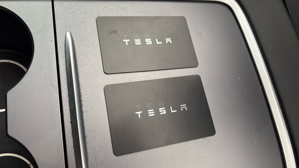 TESLA MODEL Y two keys
