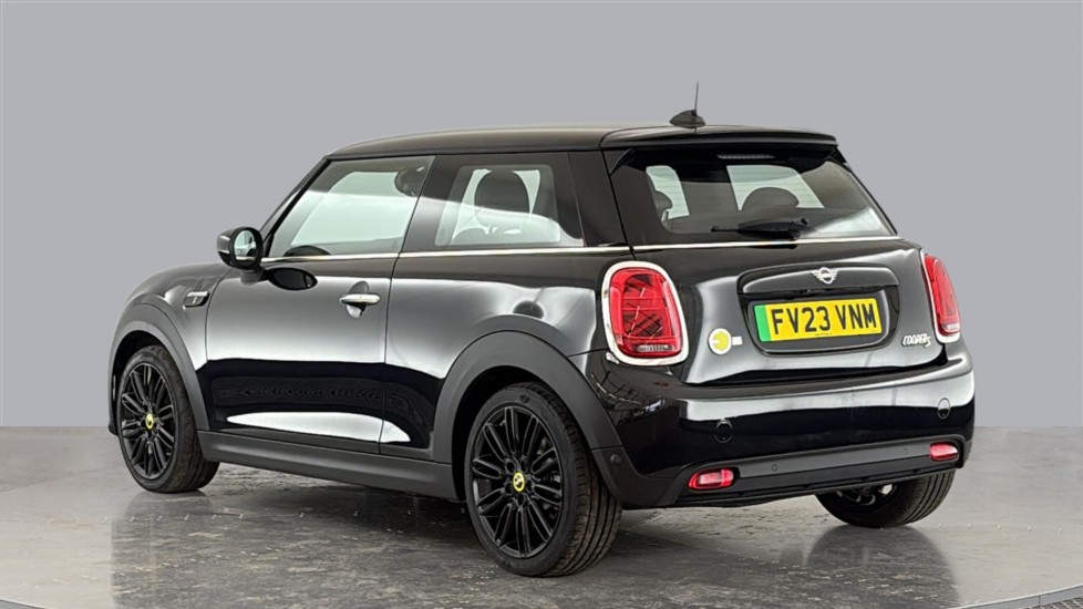 MINI HATCHBACK Image 3