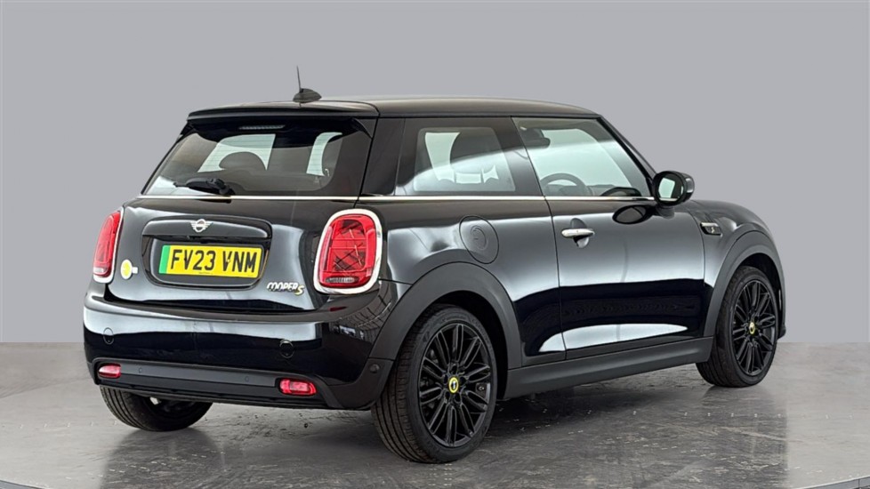 MINI HATCHBACK Image 5