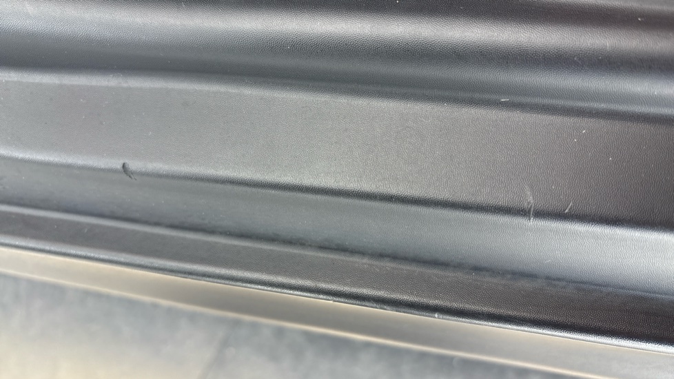 MINI HATCHBACK Scratches