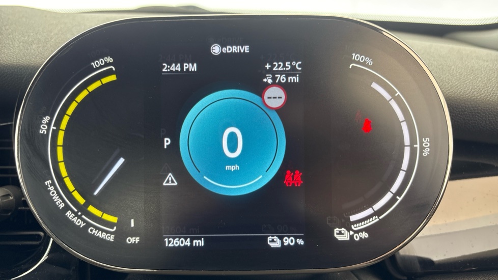 MINI HATCHBACK Image 13