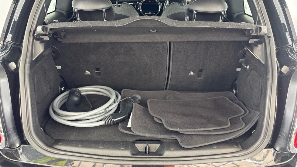 MINI HATCHBACK Image 15