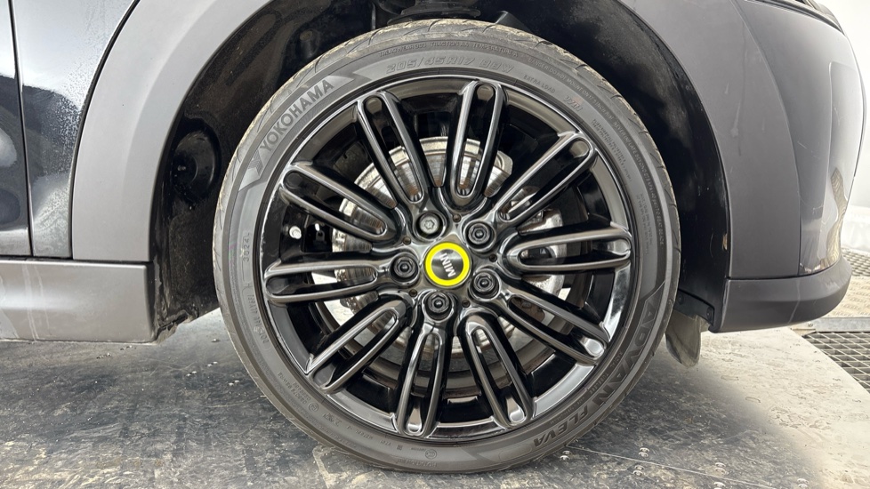 MINI HATCHBACK Image 20