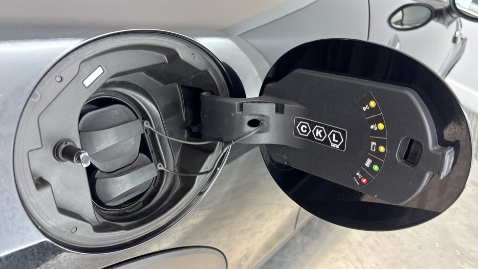 MINI HATCHBACK Image 21