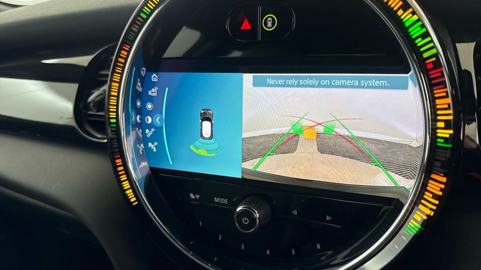 MINI HATCHBACK Reverse camera