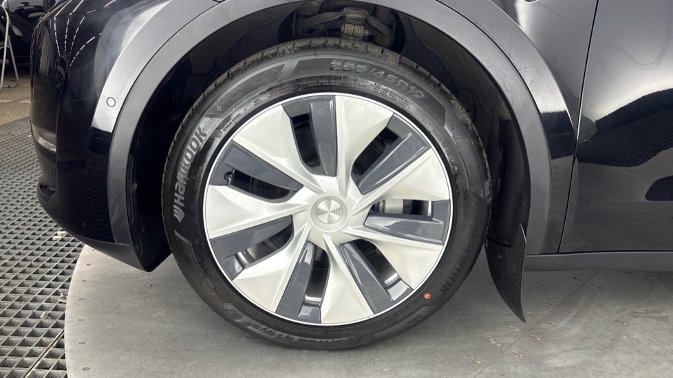 TESLA MODEL Y HATCHBACK Long Range AWD 5dr Auto