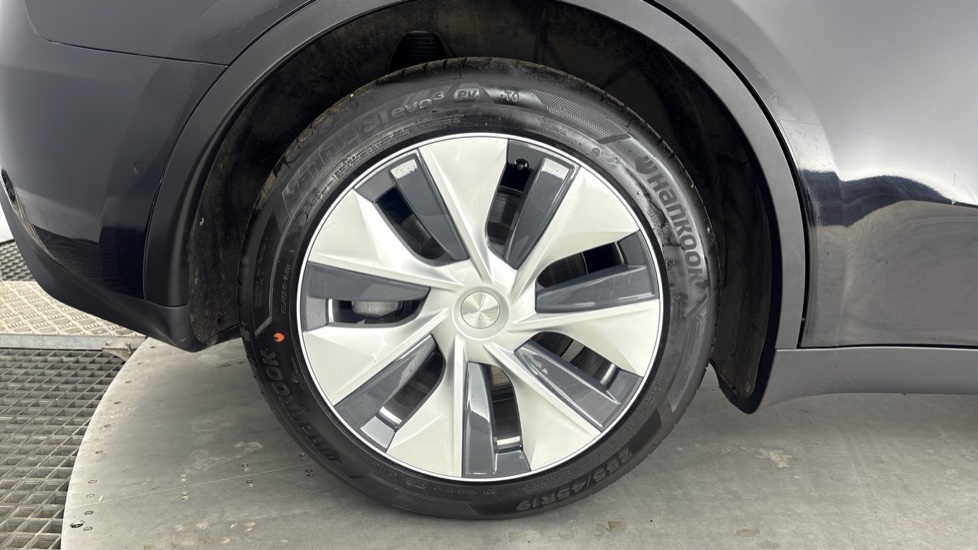 TESLA MODEL Y HATCHBACK Long Range AWD 5dr Auto