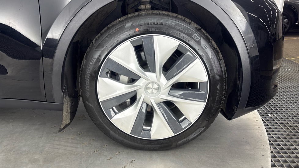 TESLA MODEL Y HATCHBACK Long Range AWD 5dr Auto