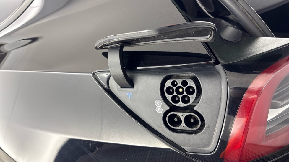 TESLA MODEL Y HATCHBACK Long Range AWD 5dr Auto