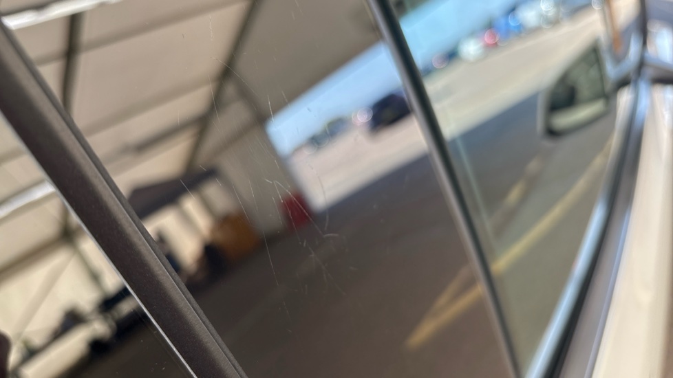 TESLA MODEL Y HATCHBACK RWD 5dr Auto