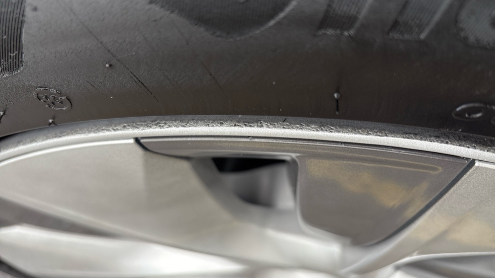 TESLA MODEL Y HATCHBACK RWD 5dr Auto