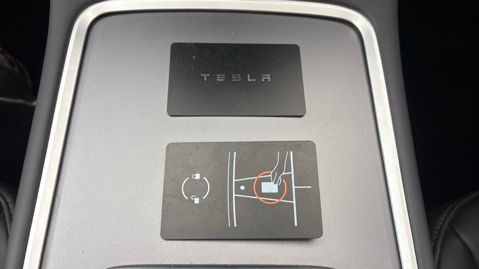 TESLA MODEL Y HATCHBACK RWD 5dr Auto