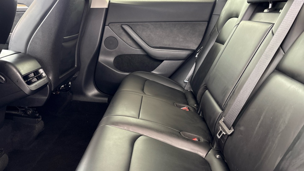 TESLA MODEL Y Image 14