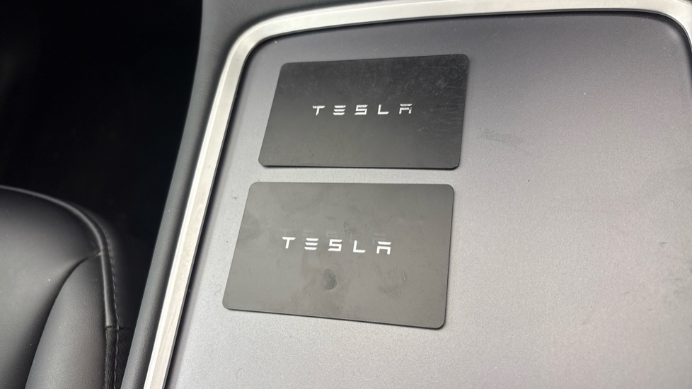 TESLA MODEL Y two keys