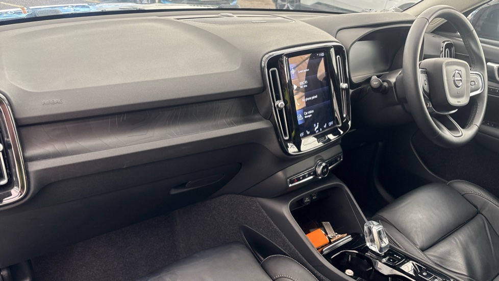 VOLVO XC40 Image 10