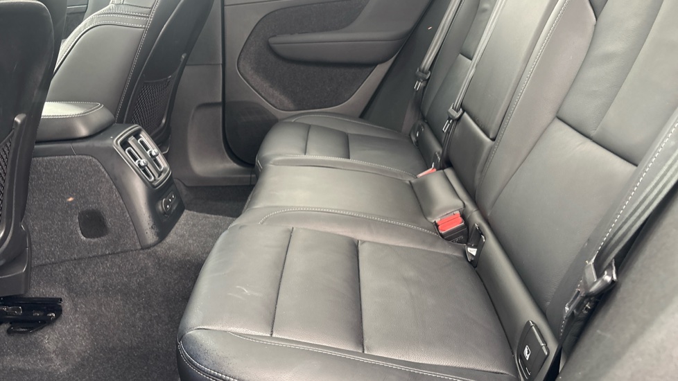 VOLVO XC40 Image 14