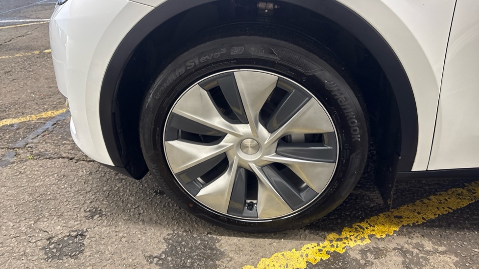 TESLA MODEL Y HATCHBACK Long Range AWD 5dr Auto