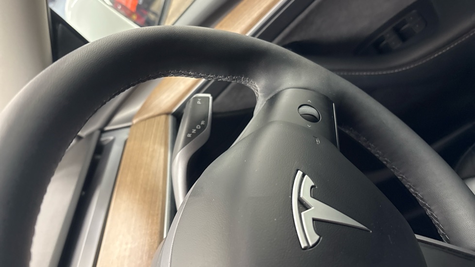 TESLA MODEL Y HATCHBACK Long Range AWD 5dr Auto