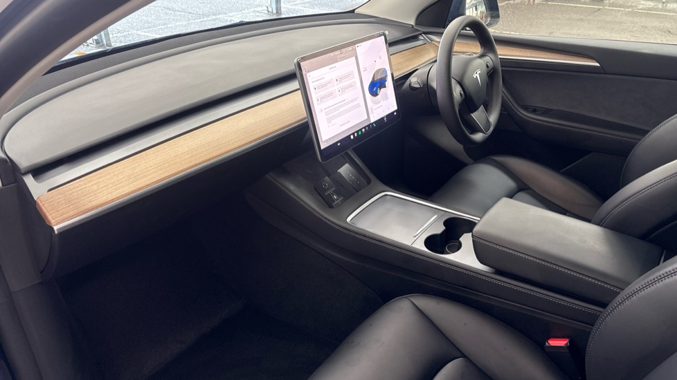 TESLA MODEL Y HATCHBACK RWD 5dr Auto