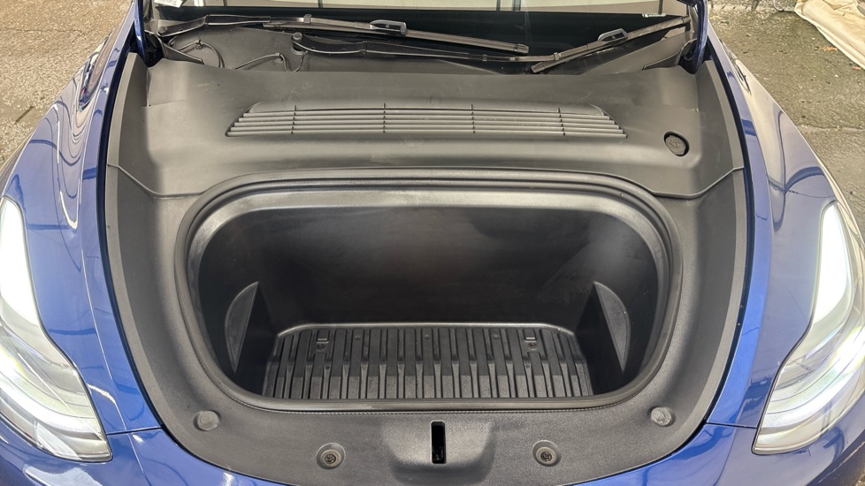 TESLA MODEL Y HATCHBACK RWD 5dr Auto