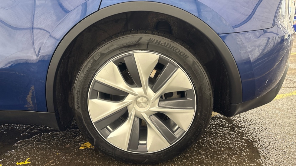 TESLA MODEL Y HATCHBACK RWD 5dr Auto