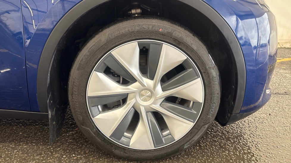 TESLA MODEL Y HATCHBACK RWD 5dr Auto