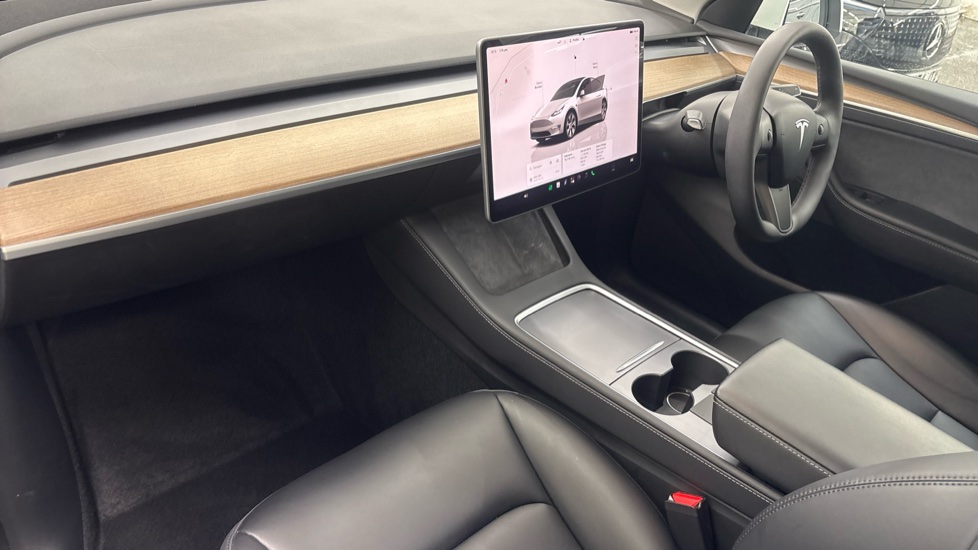 TESLA MODEL Y HATCHBACK RWD 5dr Auto