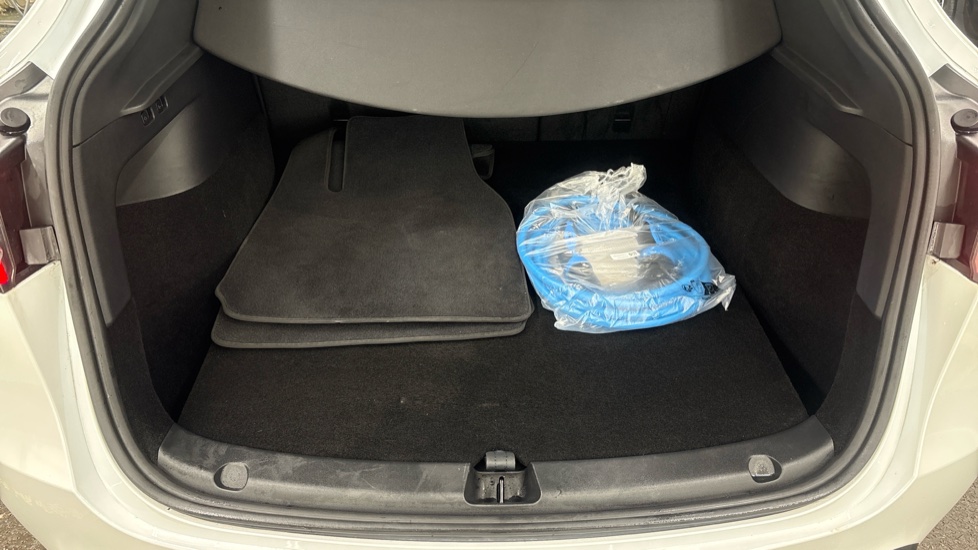 TESLA MODEL Y HATCHBACK RWD 5dr Auto